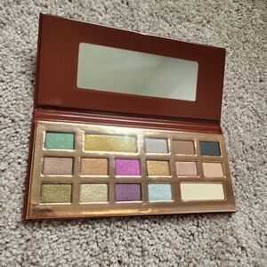Eyeshadow pallette